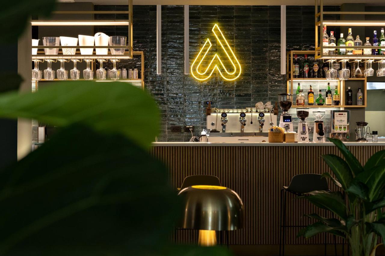 Arryvo Hotel Lecce Bagian luar foto