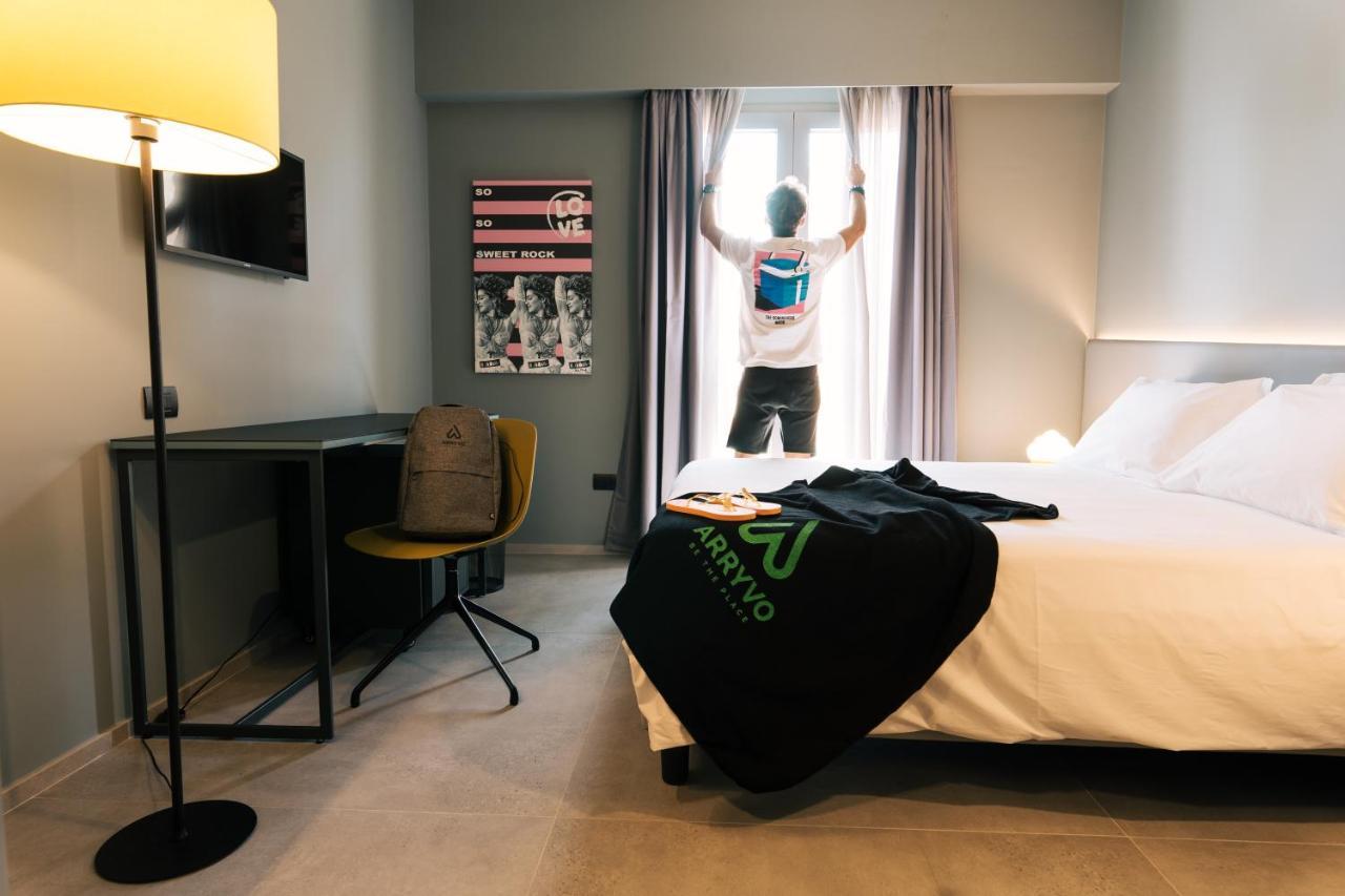 Arryvo Hotel Lecce Bagian luar foto