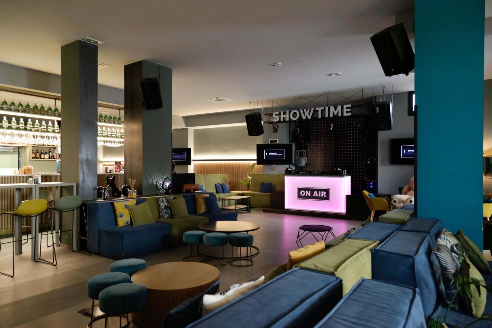 Arryvo Hotel Lecce Bagian luar foto