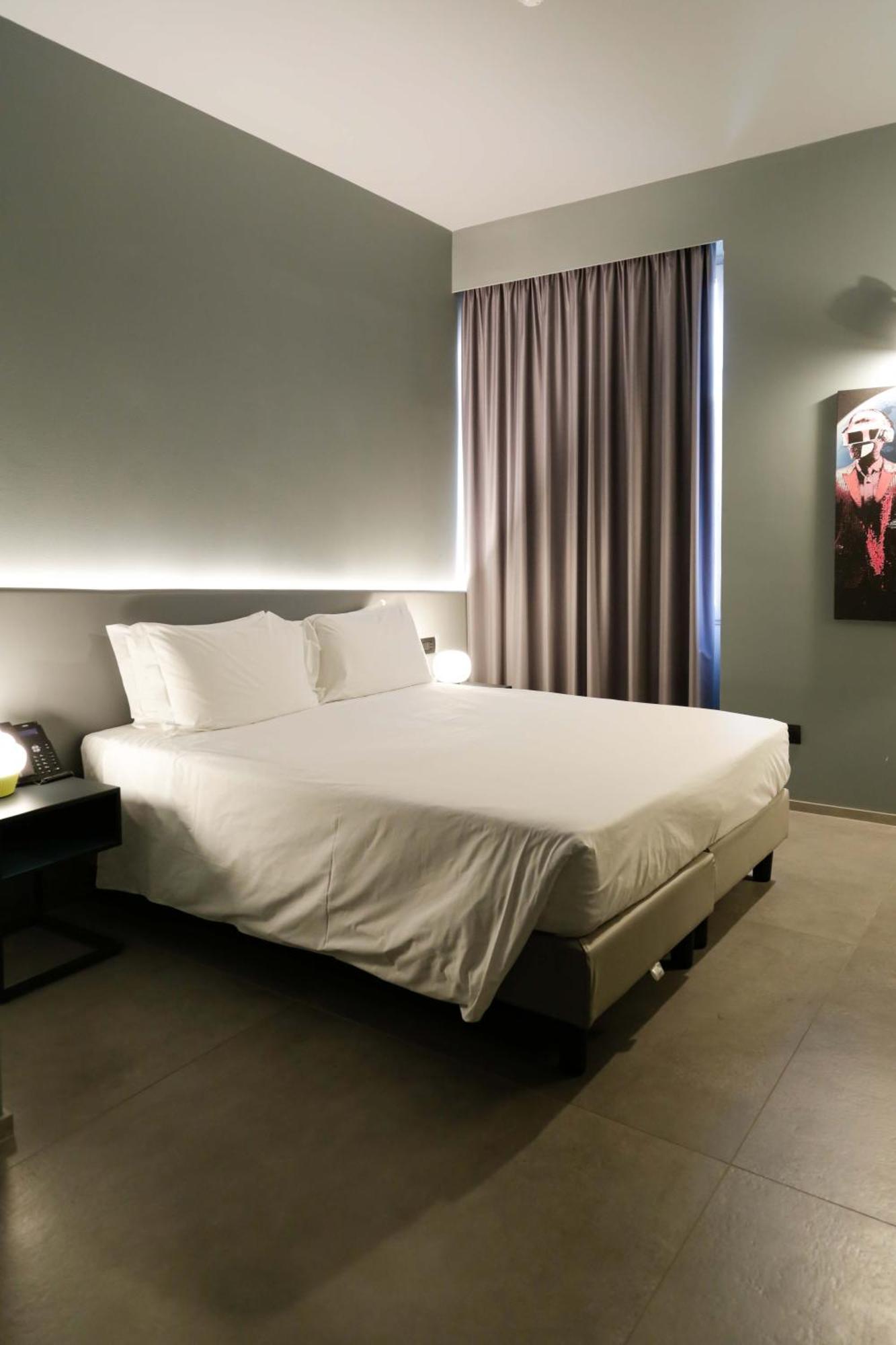 Arryvo Hotel Lecce Bagian luar foto
