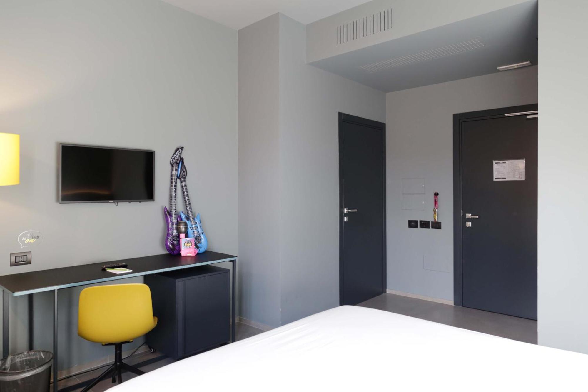 Arryvo Hotel Lecce Bagian luar foto